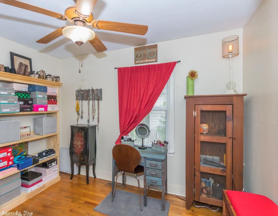1006 Circle Dr, Benton, AR 72015